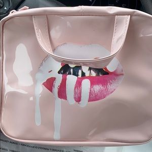 EXCLUSIVE kylie skin travel bag!